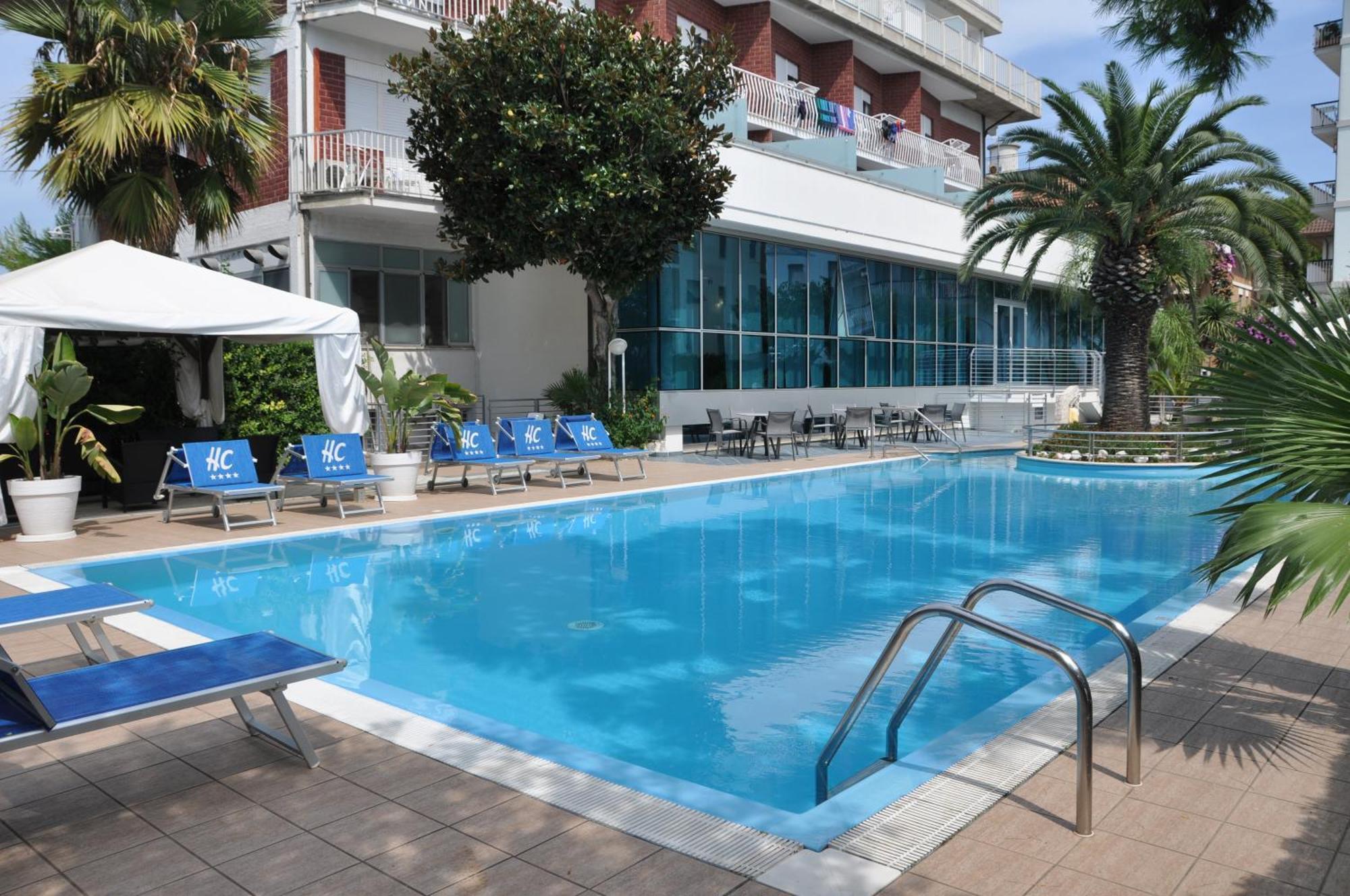 Hotel Haus Charlotte Сан Бенедето дел Тронто Екстериор снимка