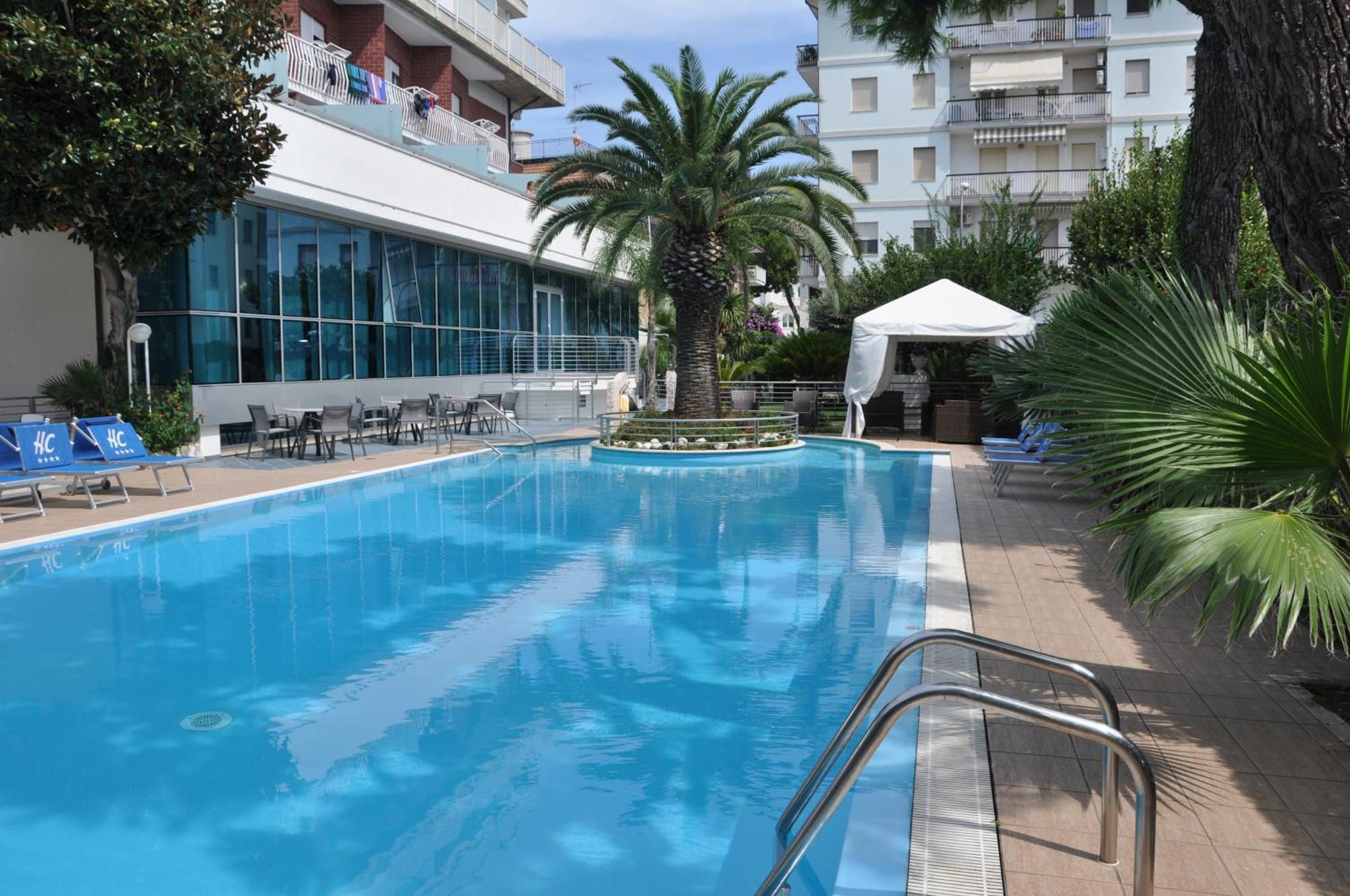 Hotel Haus Charlotte Сан Бенедето дел Тронто Екстериор снимка